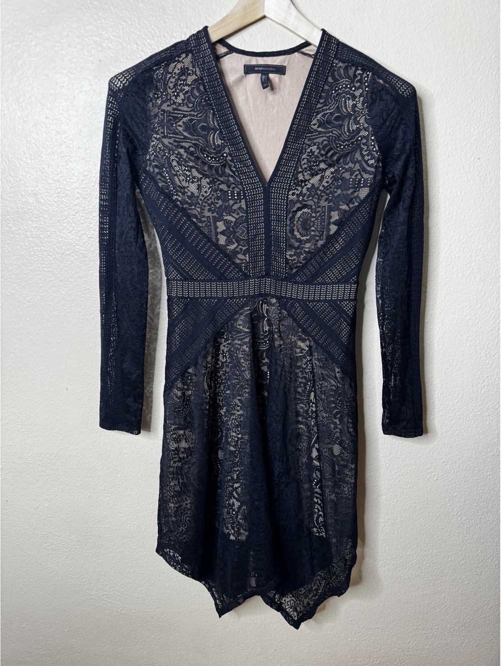 BCBGMAXAZRIA Womens XS Black Lace V Neck Long Sleeve Cocktail Dress Nude Lining